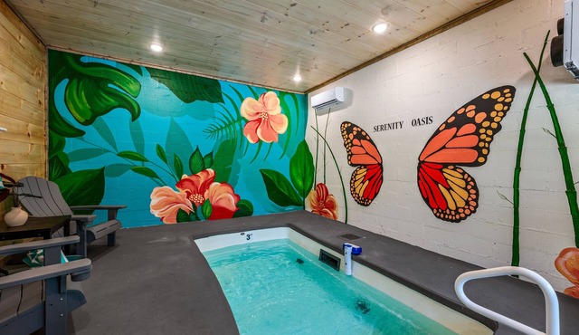 Serenity Oasis - Indoor Heated Pool - Hot Tub - FirePit- Games - Family Friendly