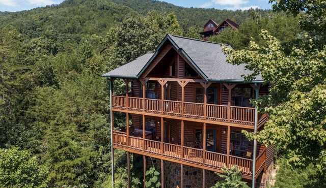 Sevierville 133 - Four Bedroom Villa, Sleeps 12