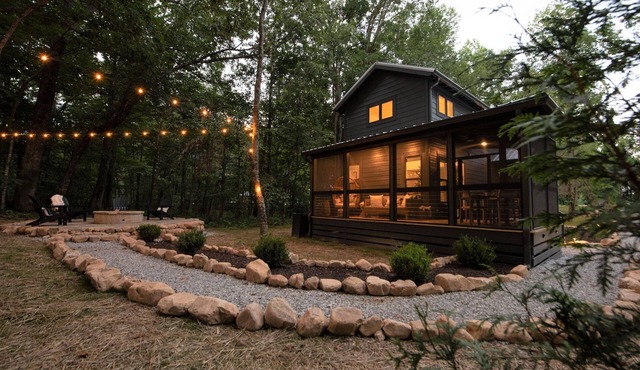 Sewanee, Caverns,Hikes,Waterfalls : Tiny Basecamp