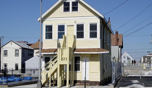 Shore Beach Houses - 38 B Lincoln Ave