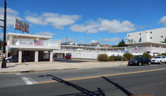 Sifting Sands Motel