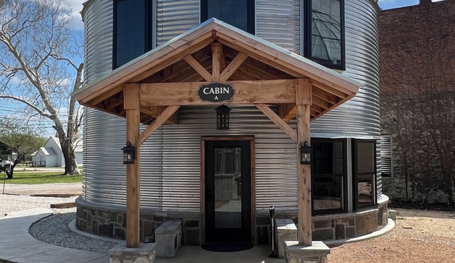 Silo Junction Cabin A in Walnut Springs