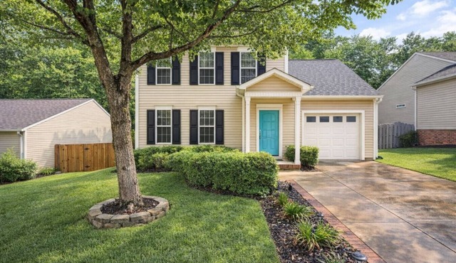 Sleeps 10 | 4BR w/6 Beds | Spacious Yard