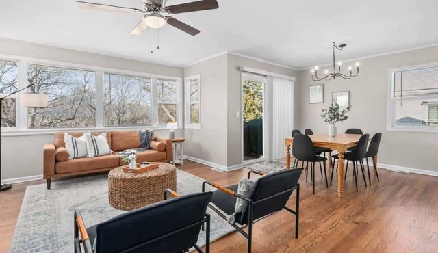 Sleeps 10 Pets ok 4 bedrooms