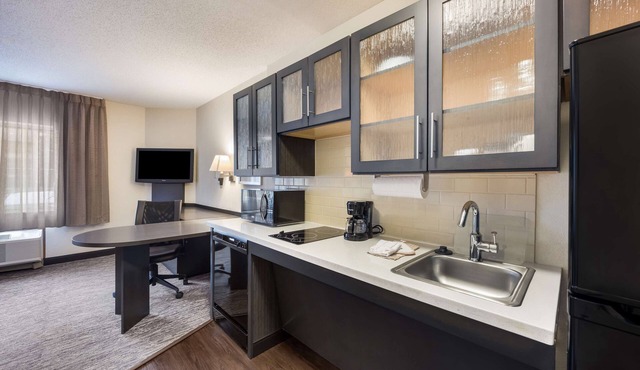 Sonesta Simply Suites Chicago O'Hare Airport