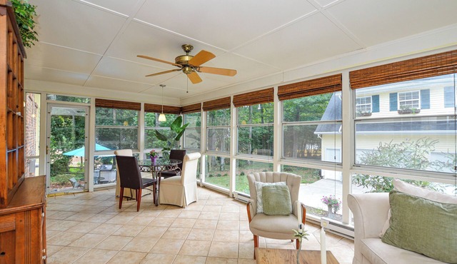 SouthPark Comfort and Convenience 4 bed/3 bath!