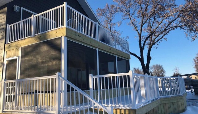 Spacious 4-bedroom 2900 square foot house on Lake Kampeska in marina bay.
