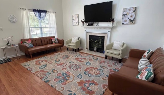 Spacious 5-bedroom house in charming Raleigh