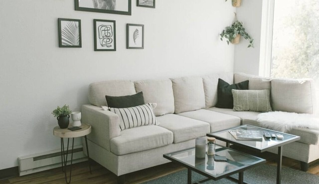 Spacious, Airy, Two Bedroom and Bath Apartment