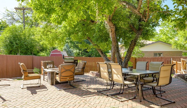 Spacious Arvada Home Perfect Location - Near Old Town Arvada, Denver, Red Rocks