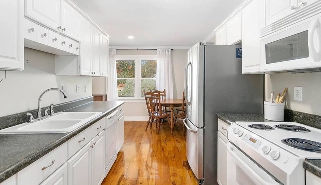 Spacious house right in the heart of Huntsville (MidCity)