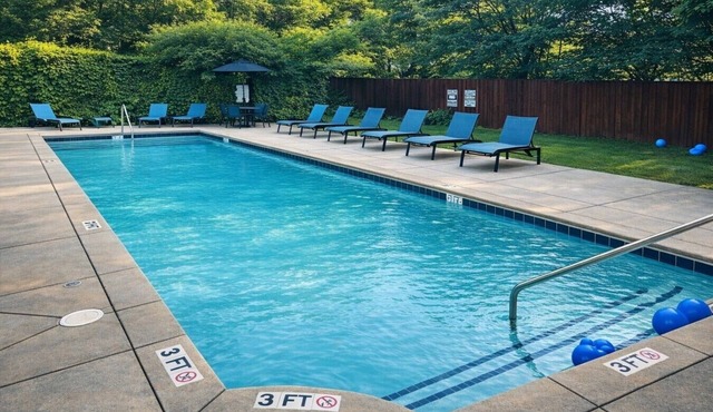 Spacious Loft w/2 King Beds + Pool & Gym