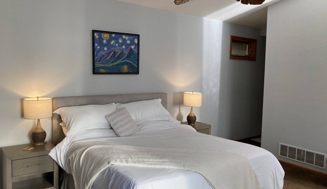 Spacious Longmont charmer with Private Suites