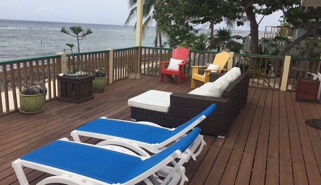 SPACIOUS OCEAN FRONT PROPERTY-RUM POINT DRIVE w/Private Beach. Pet Friendly. in North Side