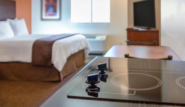 Spacious Room w/Kitchen Perfect for Comfortable Extended Stay in Jamestown