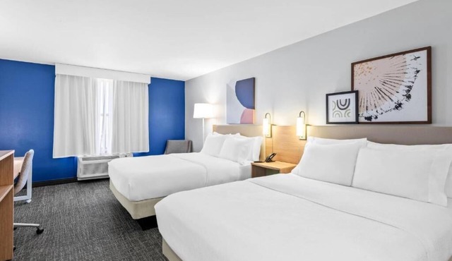 Spark by Hilton Shawnee