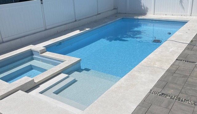 Spectacular modern house - just a few minutes from beach!