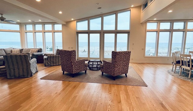 Spectacular Oceanfront house, Private Lane, North Beach, 100 ft beachfront views