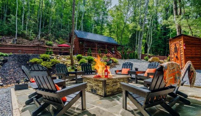 Starry Nights in the Smokey Mountains with Hot Tub Pet Friendly Cabin A
