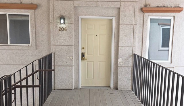 State Softball Tournament Special. Perfect 5-bedroom apartment in Fort Dodge!