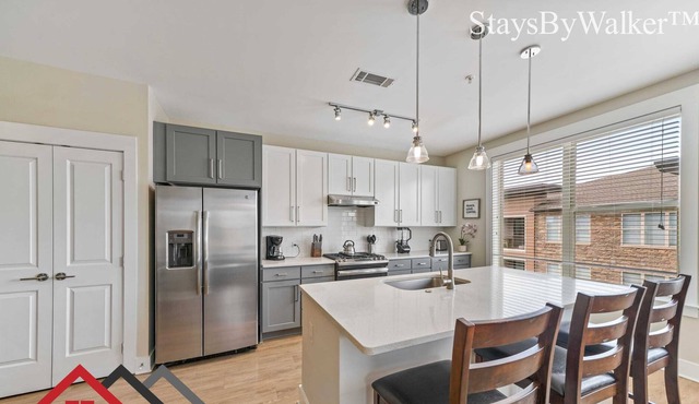 StaysByWalker 3BR Waverly - 1G Wi-Fi/Desks/Gym