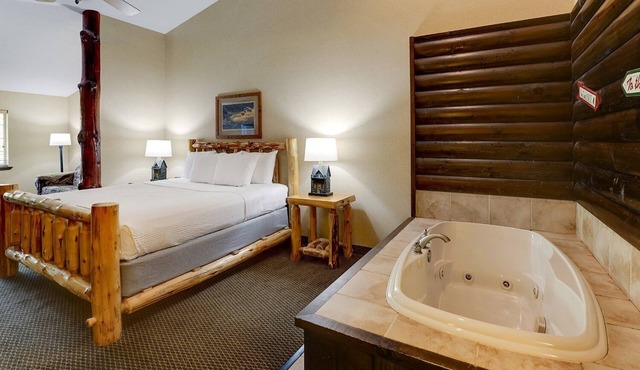 Stoney Creek Retreat w/Onsite Gym | 0.3 mi to Back Roads Lounge