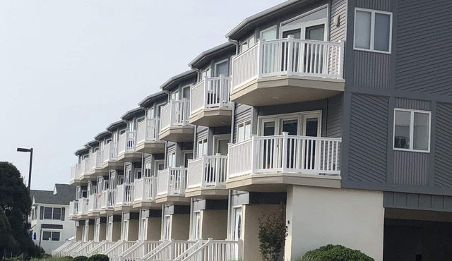 Stunning Family-Friendly Beach Townhouse with Ocean Views
