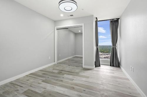 Stunning One Bedroom Penthouse with City Views