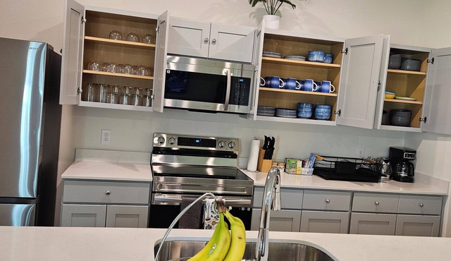 Stylish 4BR Home, perfect for families, professionals, business & group stays.