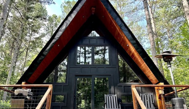 Stylish Dog-Friendly A-Frame Retreat with Deck & Fire Pit in Dahlonega, Georgia