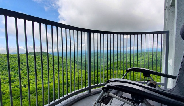 Sugartop Resort 6th-Floor Corner Condo: Breathtaking Mountain Views - 2BR