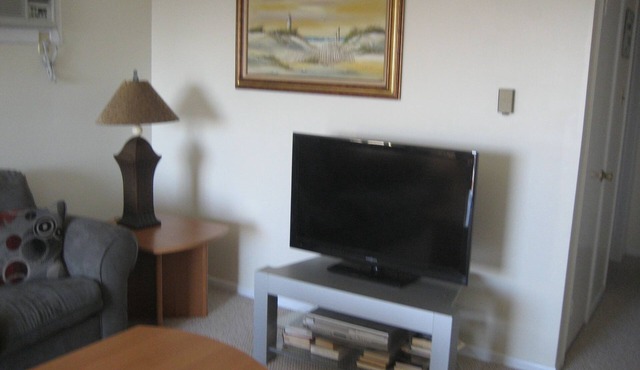Summer Condo-Family Friendly-2 blocks from beach with sunset views