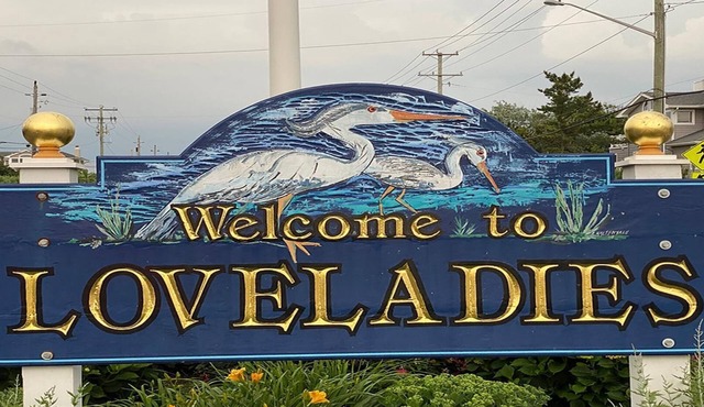 Summer Escape in Loveladies – Prime Long Beach Island Location