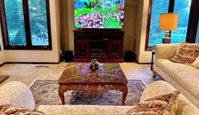 Sunny Brick Home with big Sunroom 4BR, 3BA
