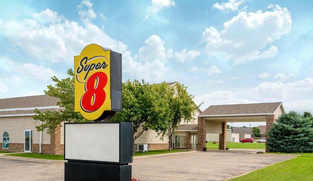 Super 8 by Wyndham Beresford