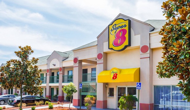 Super 8 by Wyndham Stafford