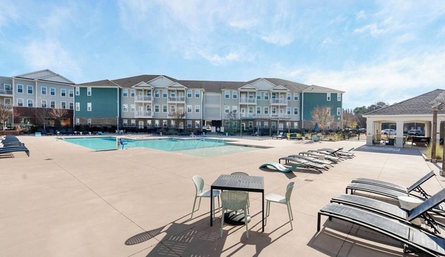 Super Central 1BD Worker`s Paradise
