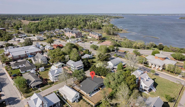 Swansboro. Gateway to Emerald Isle Pet-Friendly Family Compound