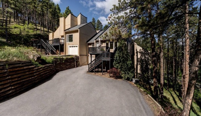 Tall Pines Getaway
