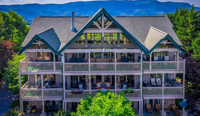 Tanasi Lodge - Weddings - Retreats - Gathering