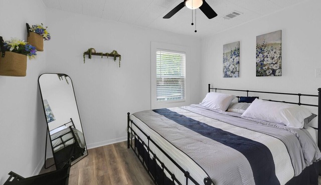 Texas Cottage in Belton | New Remodel | Near EXPO