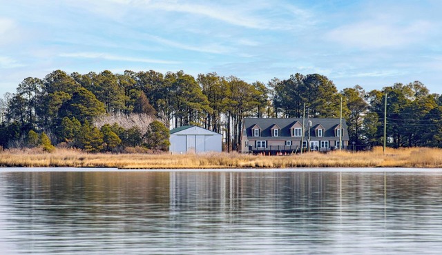 'The Bayside Escape' Remote Chesapeake Bay Estate