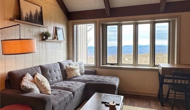 The Beech Club ★ Breathtaking Views ★ Pet Friendly ★