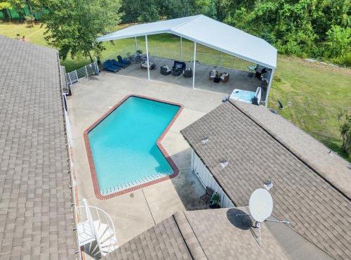 The Blue Ranch @ The Lake