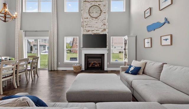 The Blue Whale - Bishops Landing Resort Pools + Arcade Loft, Close to Beach