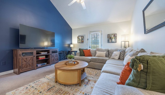 The Kick 6 6BR/6BA Duplex Sleeps 15