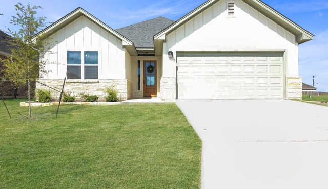 The Lambda House with Garage