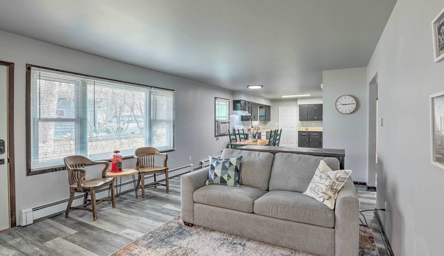 The Madi Cottage: 4 Mi to Downtown Madison!