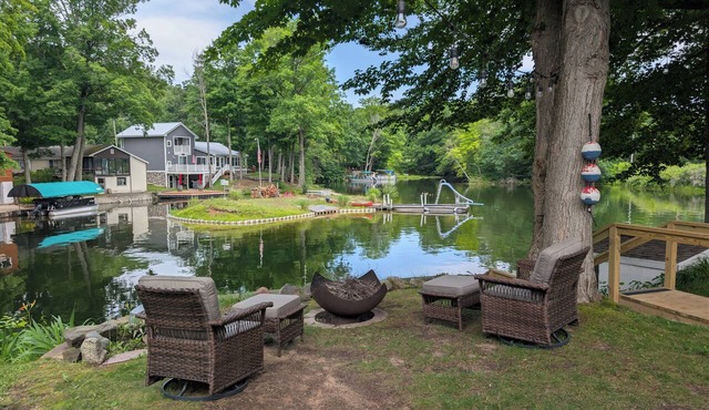 The Mesick Hideaway – 5BR/3BA Family Fun Spot w/Lake, River & Hiking Trails