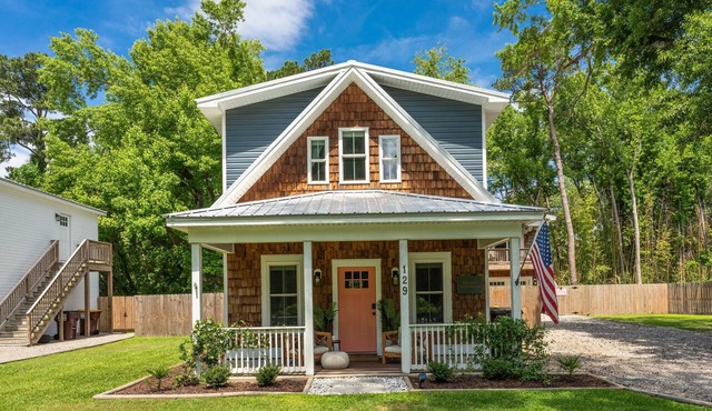 The Palm Paradise- Cozy home 5 min. from downtown Wilmington